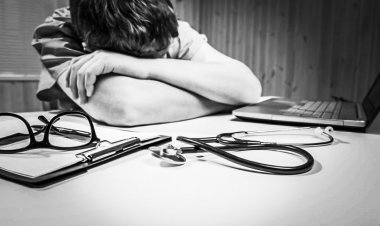 नाईट शिफ्ट मुळे शरीराचेच नाहीतर देशाचेही नुकसान होते?