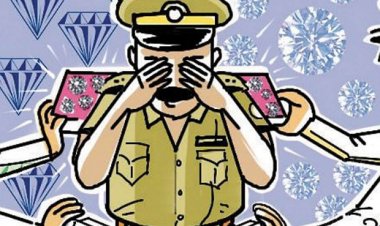 १२ हजाराची लाच स्वीकारून फौजदार  रिक्षातून पळाला