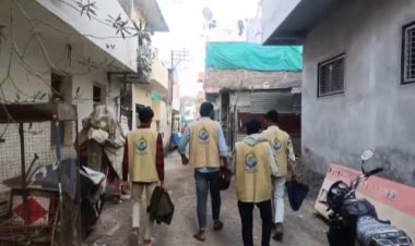 गरजूंना उबदार ब्लँकेट आणि स्वेटर्स दान: सहानुभूतीचा संदेश